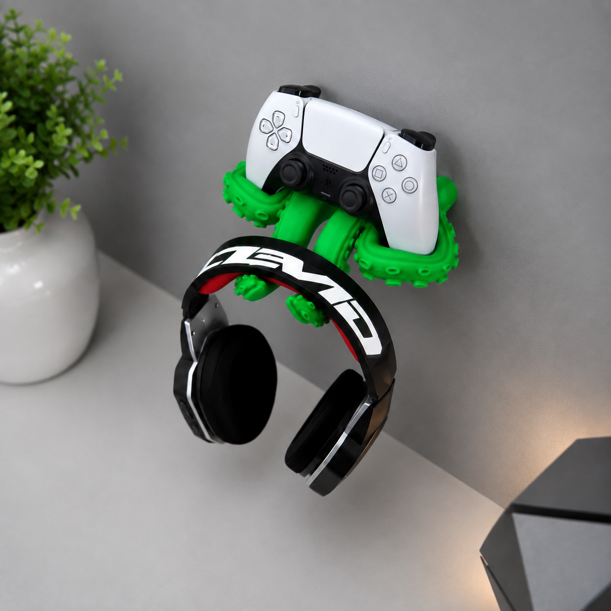 Kraken Tentacle Wall Mount for PS5 Controller & Gaming Headset